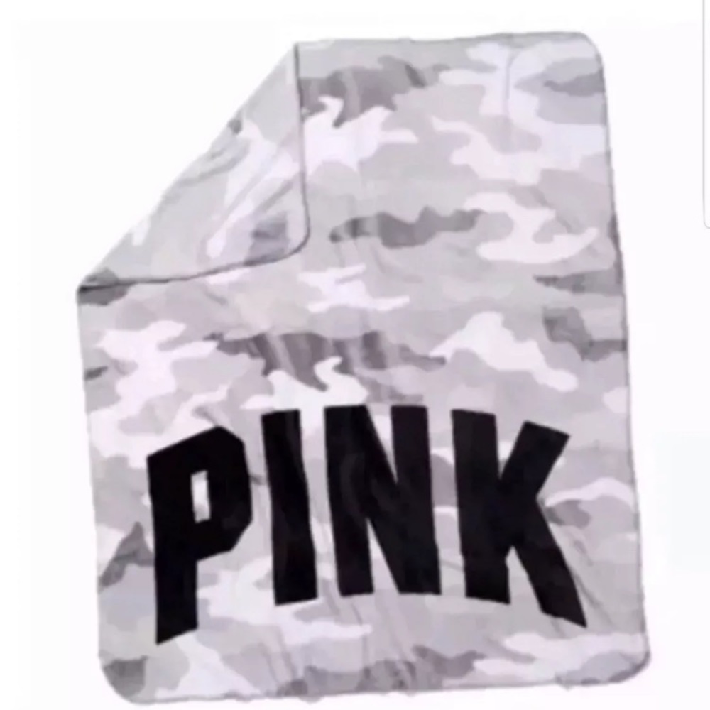 Victoria’s Secret Pink Camo Fleece Throw Blanket
